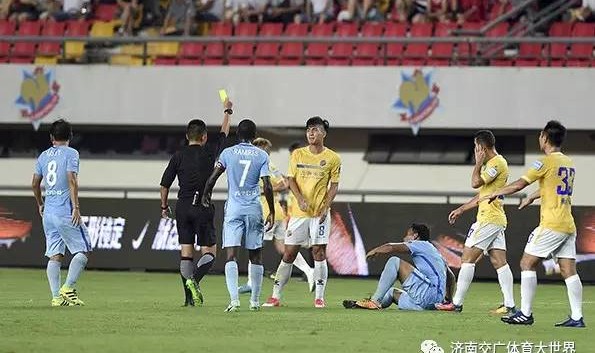  那不勒斯主场照明系统故障比赛中断半小时  